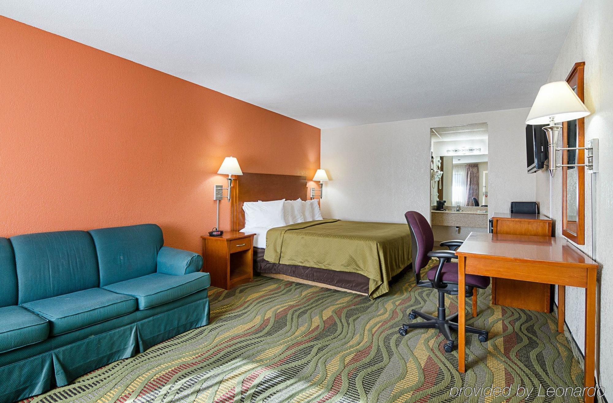 Econo Lodge Mcpherson Экстерьер фото