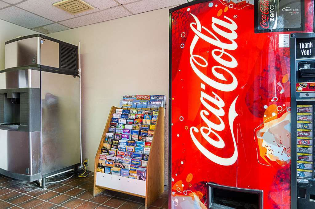 Econo Lodge Mcpherson Удобства фото